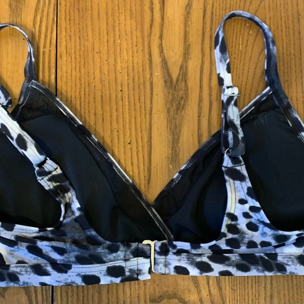 NWT DKNY Womens Over the Shoulder Mesh Trim Swim‎ Bikini Top Medium